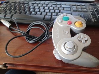 NINTENDO GAMECUBE PLATINUM CONTROLLER AND GODZILLA GAME COMPLETE IN BOX WITH BOOKLET $160 FINAL PRICE READ DESCRIPTION