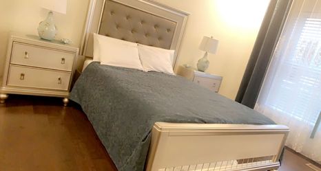 Queen size bedroom set