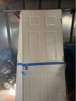 9Room and bathroom doors Will not sell depart