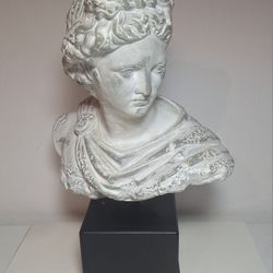 Apollo Belvedere Statue