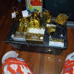 Party Decorations Lot Read Details