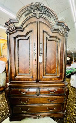 AICO By Michael Amini OPULENT Armoire