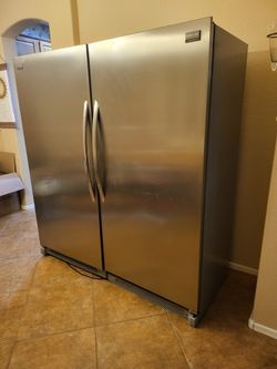 Frigidaire Gallery Stand Alone Refrigerator 