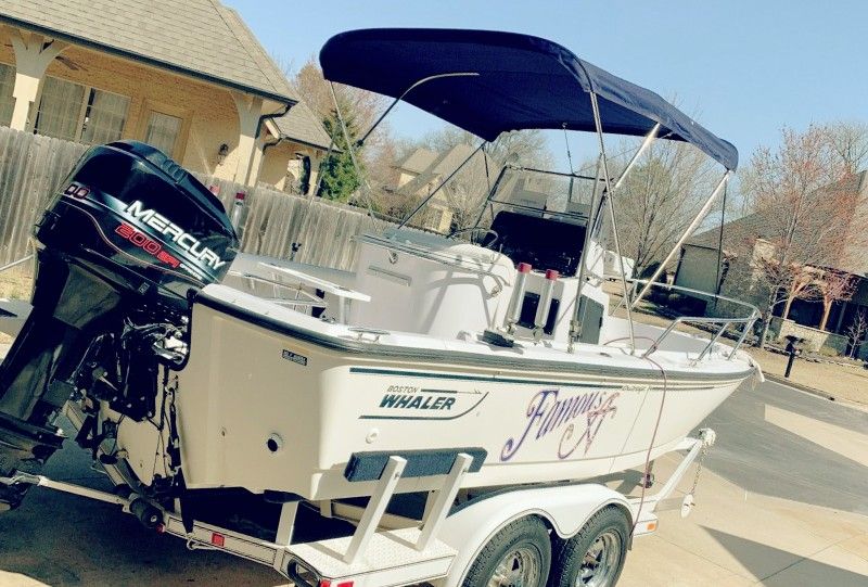 1996 Boston Whaler Outrage 19