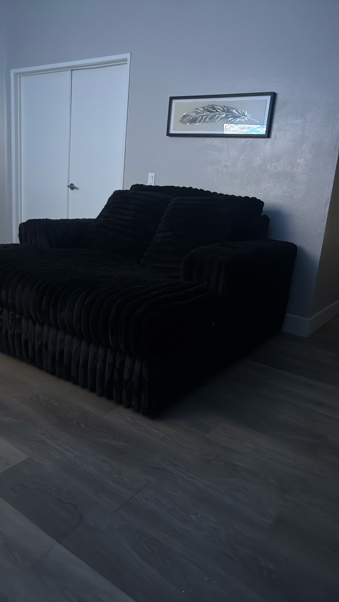 Couch Midnight Black Oversized