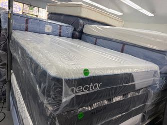 QUEEN SIZE NECTAR CLASSIC HYBRID MATTRESS & BOX SPRING BED SET