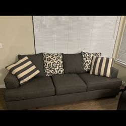 Couch/ Pull Out Bed