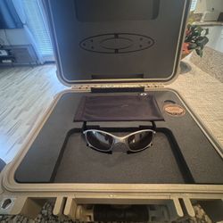 Extremely Rare Cactus Jack X Oakley Peli Case - With Oakley Juliet Metal X First Generation And 8 Oakley Sunglasses  Bundle 