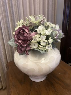 Decorative Vase With Flowers
