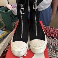 Women’s Black Zip Up Boots Size 8 