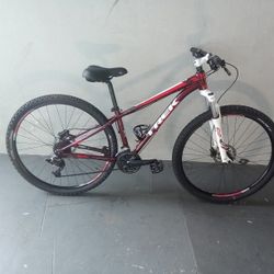 BICYCLE TREK 24 SPEED SIZE 29 BRAND NEW 