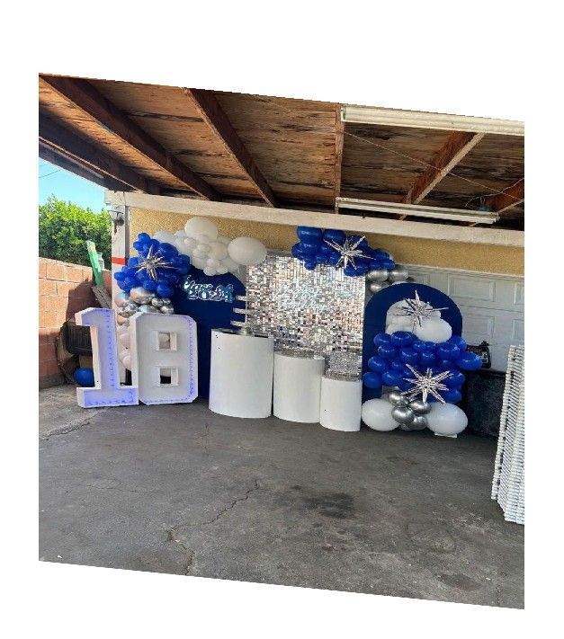 tend computer Charm Events with Creative Birthday Balloon Art