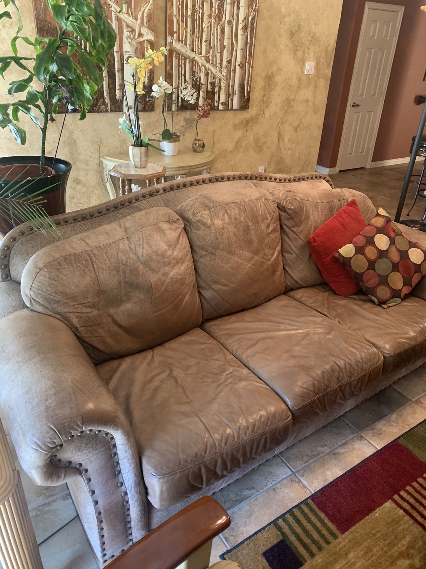 Leather couch for Sale in Arlington, TX OfferUp