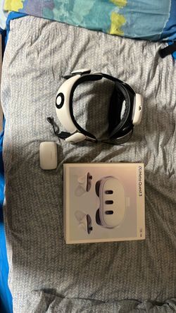 Meta Quest 3 VR Headset with Box