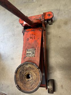 Hein-Werner  Heinwerner 1.5 Ton Floor Jack Gato