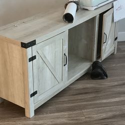 FREE-as Of 2:06 Pm 2/25 Everything Is Still Outside On The Back Patio .