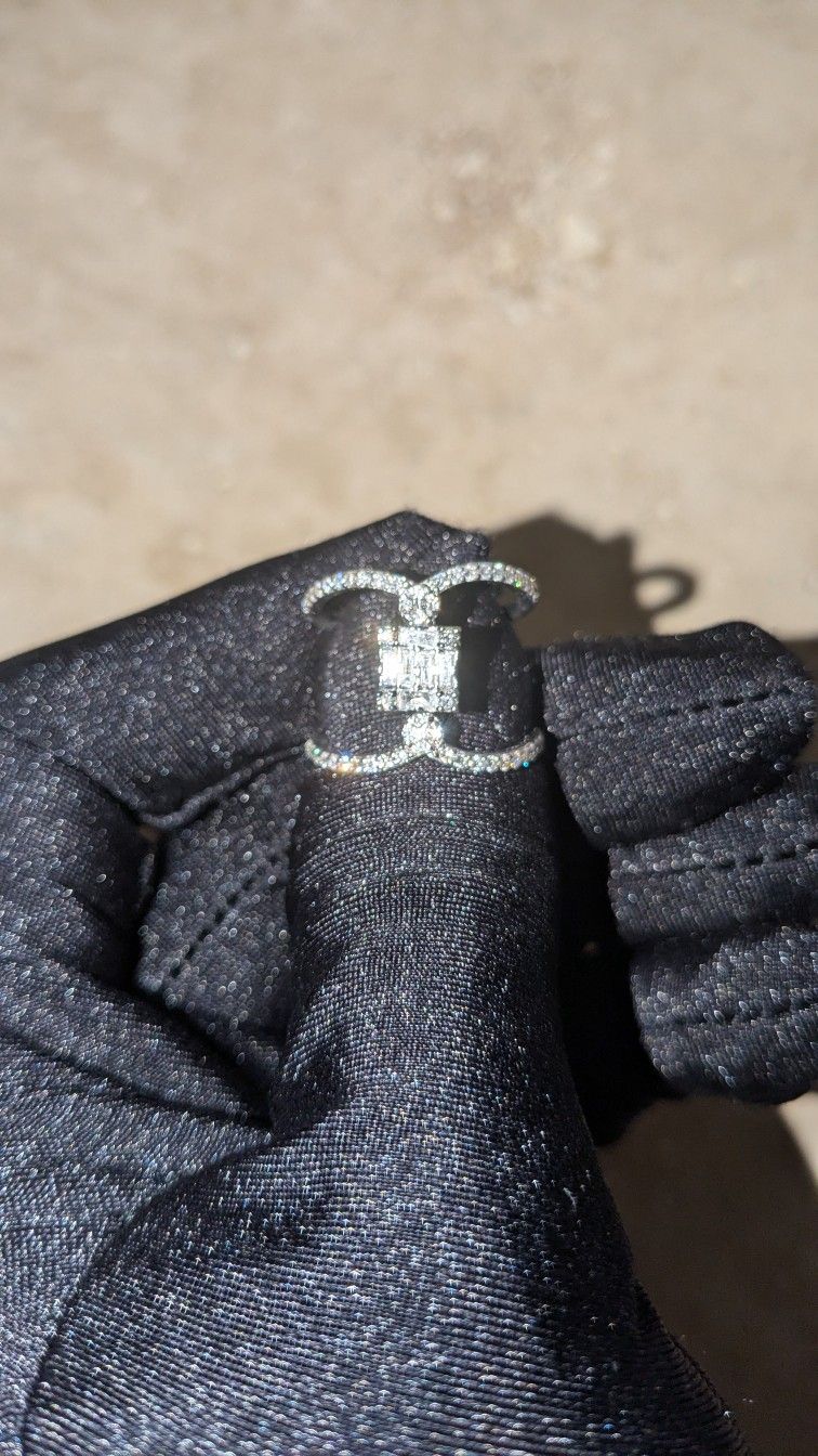 14K White Gold and Diamond Baguette Style Ring
