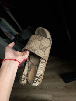Gucci slides fit 9.5 me s