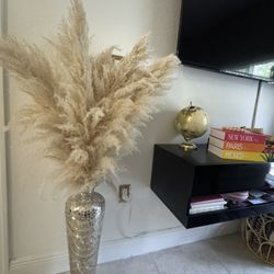 Beautiful Vase With Pampas