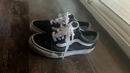VANZ SIZE 4  in men 5.5 in women