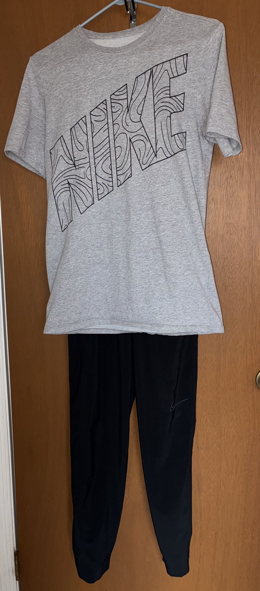 Mens Small Nike Shirt And Pants