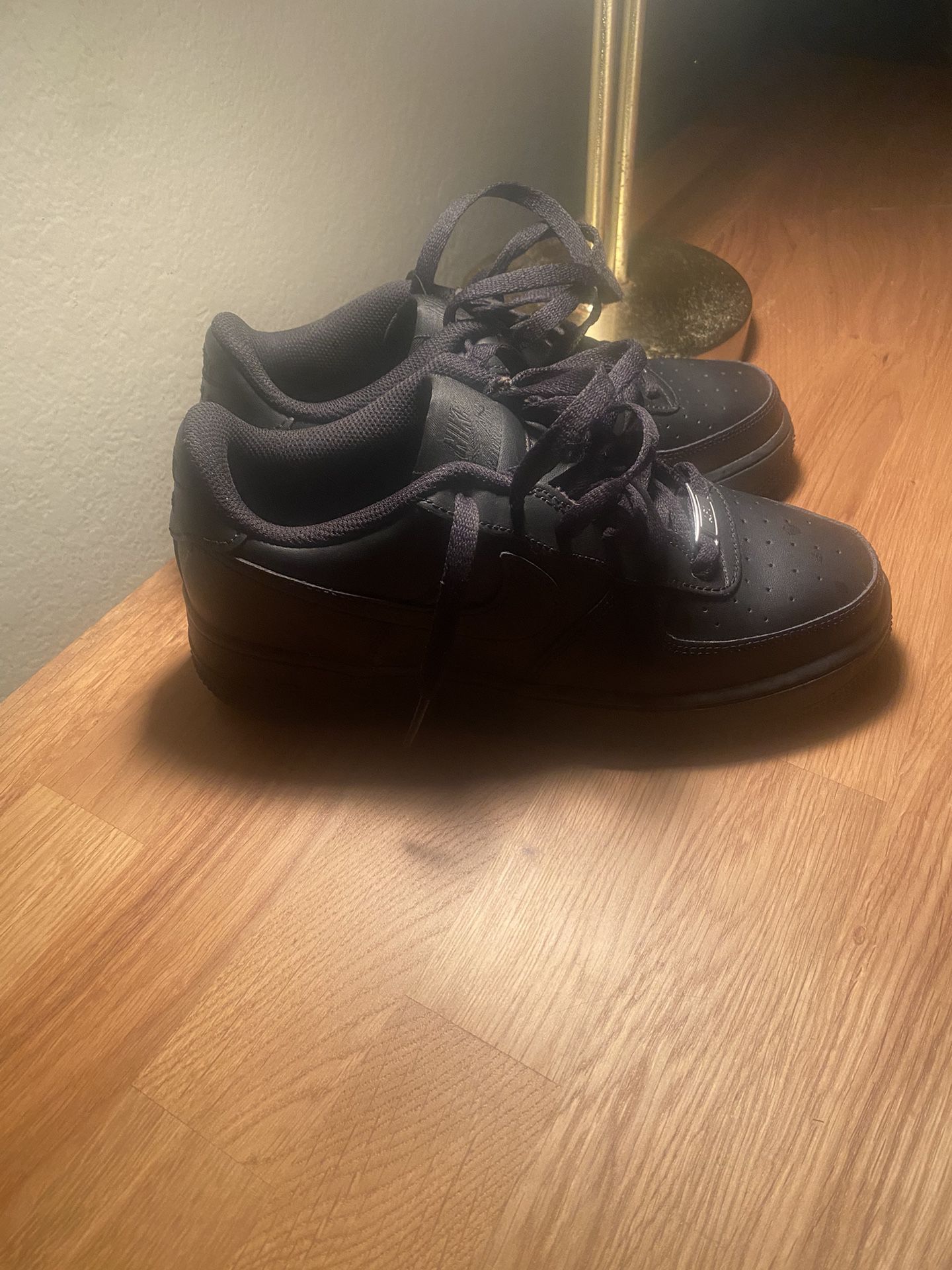 Women Black Air Force’s FOR SALE!