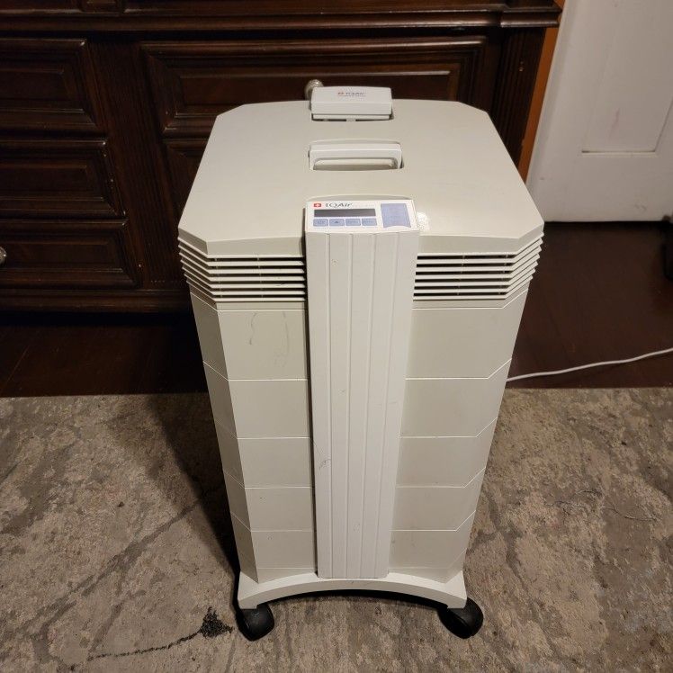 IQ Air Healthpro Plus High Performance Air Cleaning Purifier System Medical Grade HyperHepa Filter With Wheels