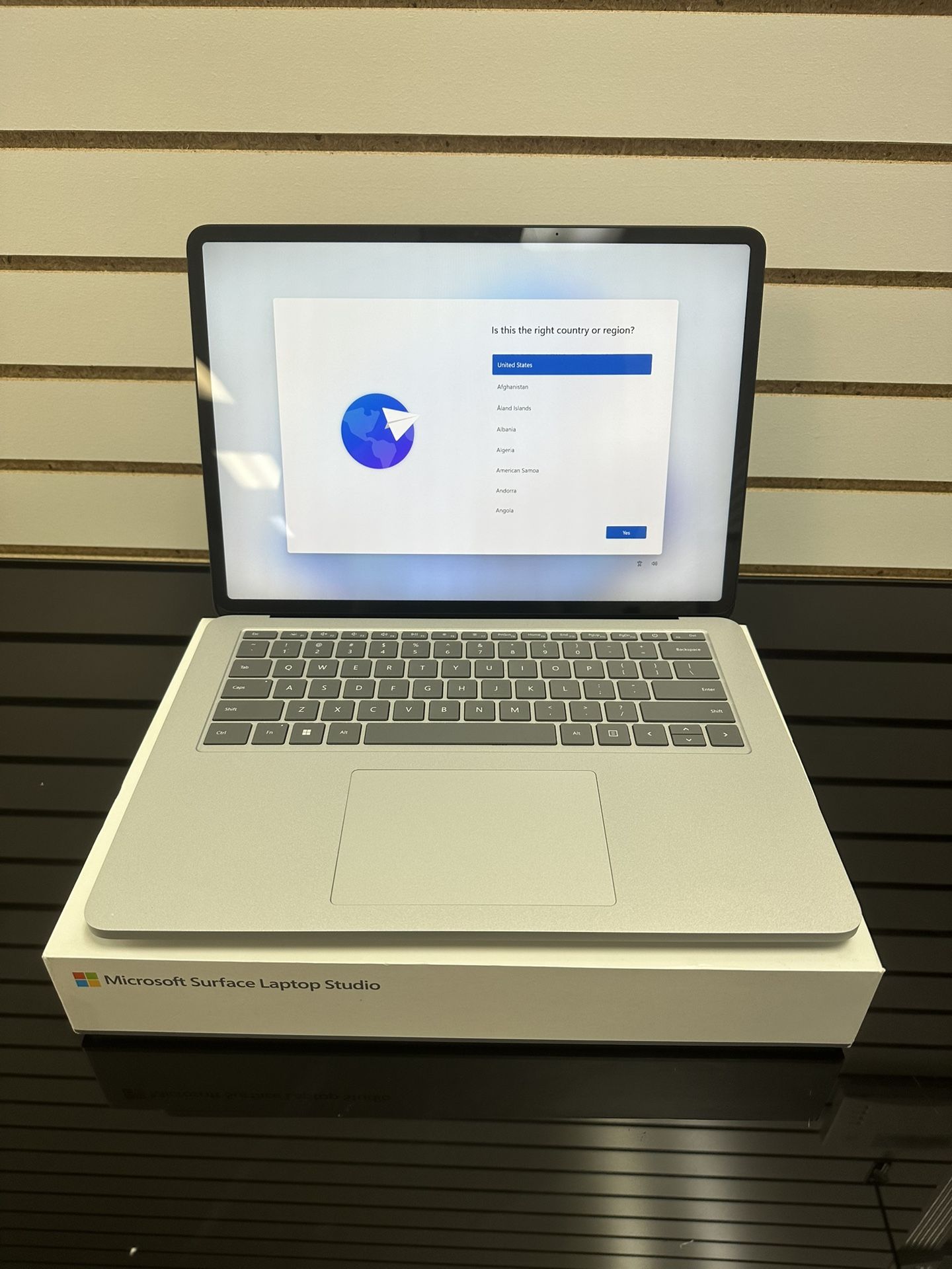 Surface Laptop Studiog i7, 32gb, 1tb, NVIDIA 3050 Ti