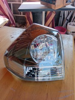 Lexus rx330 tail light