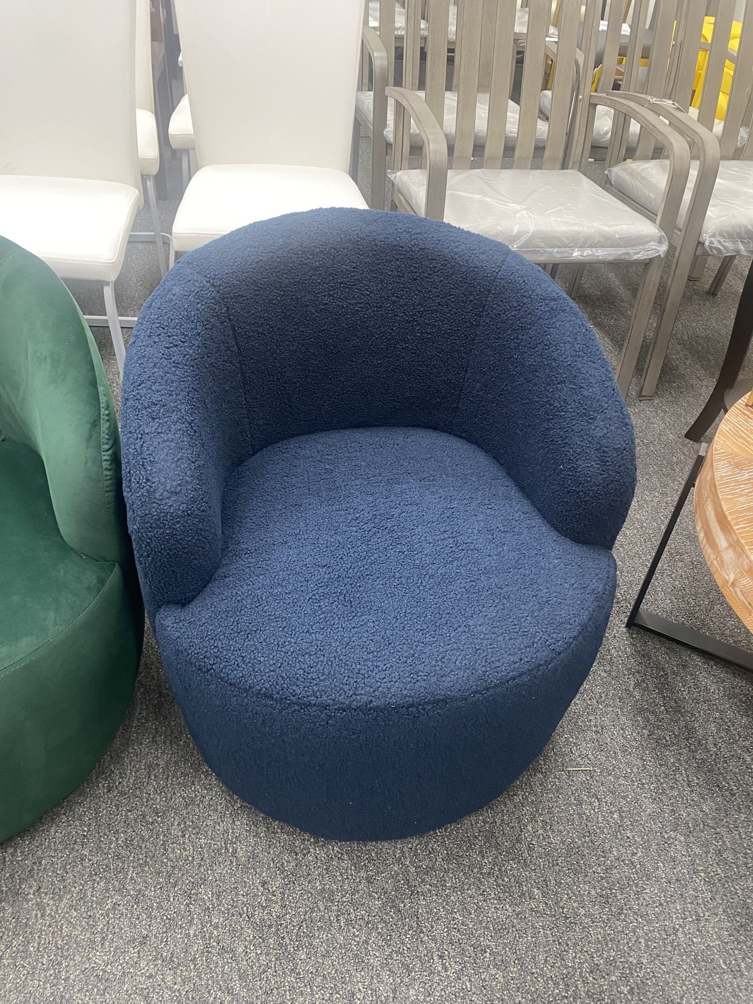 New Assembled Swivel Barrel Chair, 360° Small Single Sofa Armchair Comfy Round Sofa Chair, Boucle Chairs Padded Armchair, Modern Round Accent Arm Chai