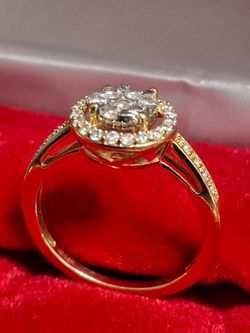 10k Natural Diamond Cluster (0.65 carat💎) Women's Circa 1990 Vintage Engagement Ring  (Size 7) 👉 $900 💸 OR BEST OFFER!