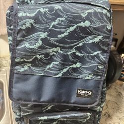 Igloo Daytripper MaxCold Fully Insulated Portable Soft Cooler Backpack 