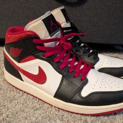 Jordan 1 Gym Reds Size 11.5 Midtop