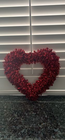 Red Heart Tinsel Wreath