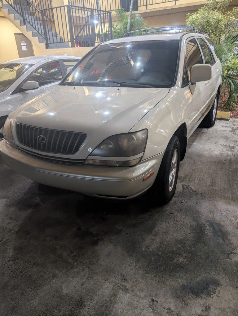 1999 Lexus Rx 300 for Sale in Biscayne Park, FL - OfferUp