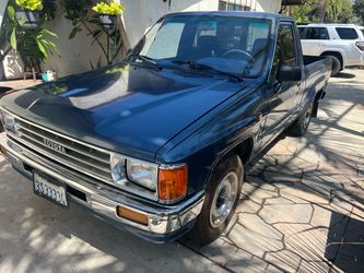 Toyota Pickup Truck – Classic Blue