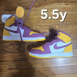 Nike Air Jordan 1 Retro High OG  "Brotherhood" size 5.5Y