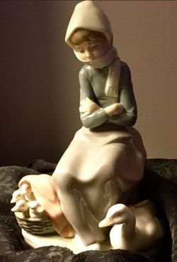 Vintage Lladro girl with geese, number stamped