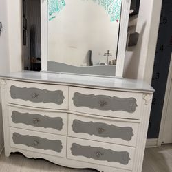 Princess Wood Dresser With Mirror