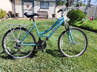 Schwinn clearcreek 18 speed bicycle