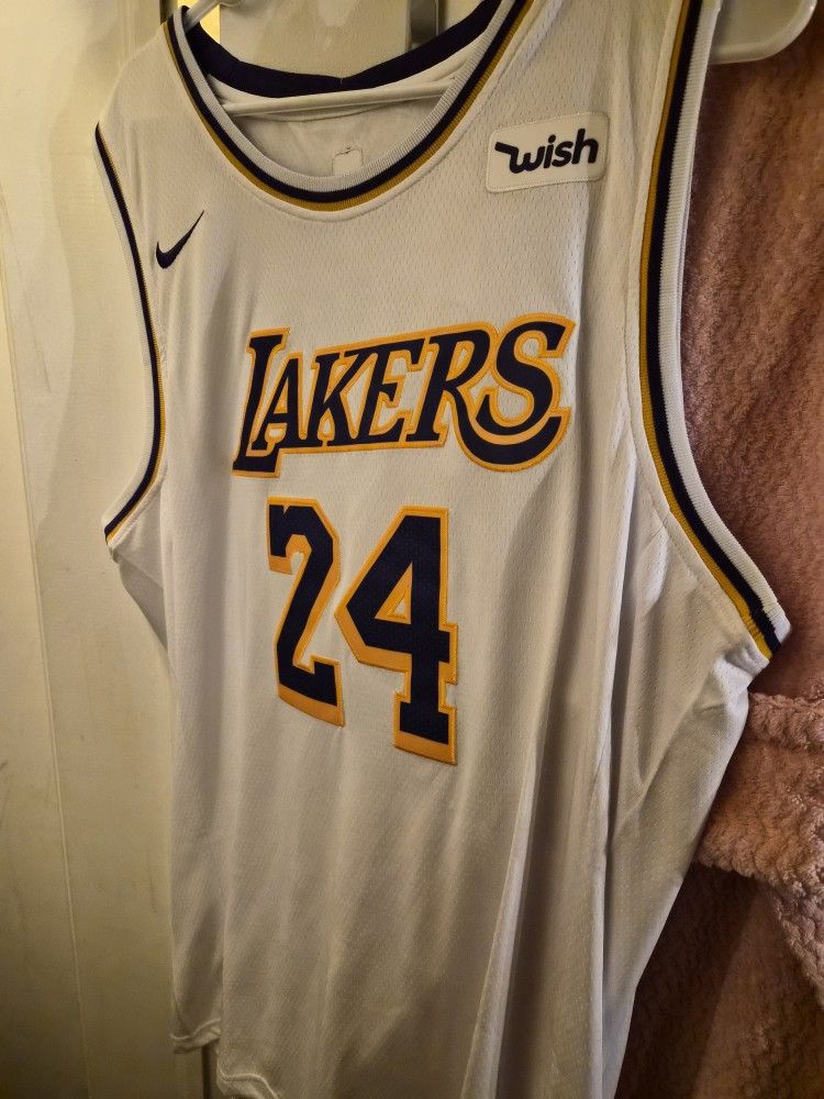 kobe bryant lakers swingman jersey