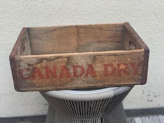 Vintage Canada Dry soda crate