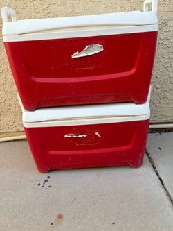 Igloo Coolers Red and White – Set of 2