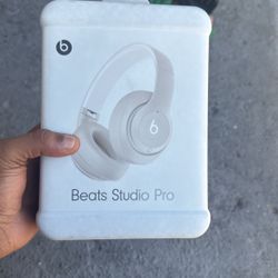 Beats Studio Pro
