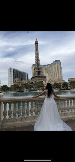Beautiful Wedding Dress With Lace Top Detail
