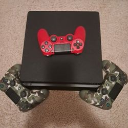 PS4 Slim Console Bundle 3 Controllers