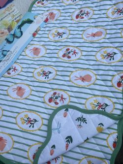 NEWw Cynthia Rowley Reversible Placemats – Set of 4 – Only $3! 🌸