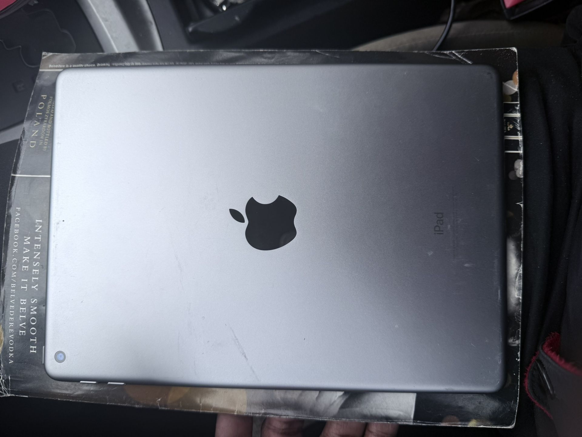 Apple iPad Mini 7th Generation Cracked Screen Works !