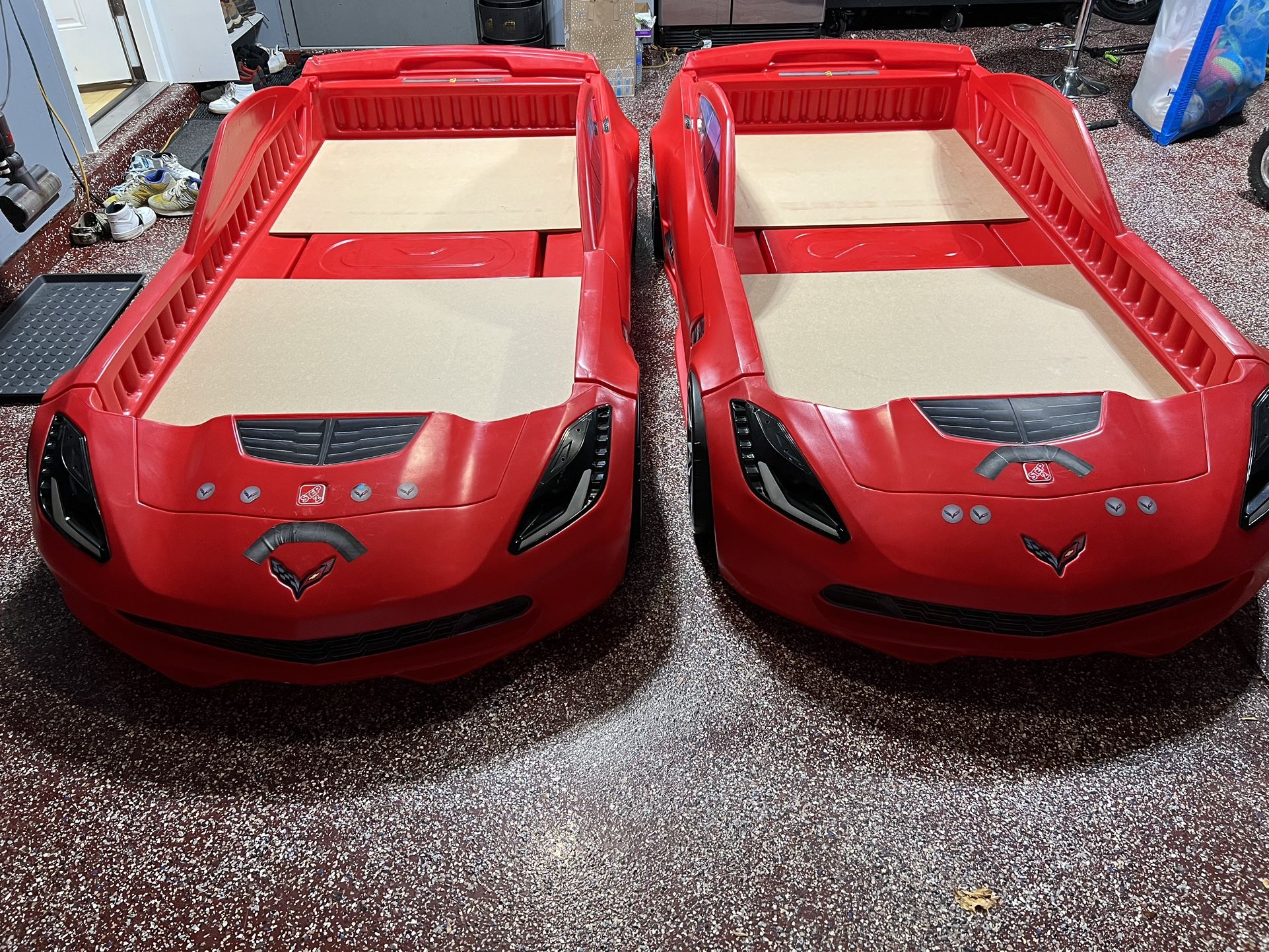 Twin Beds Set Of 2 . Each 150$