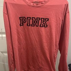 Women’s shirts and shorts 